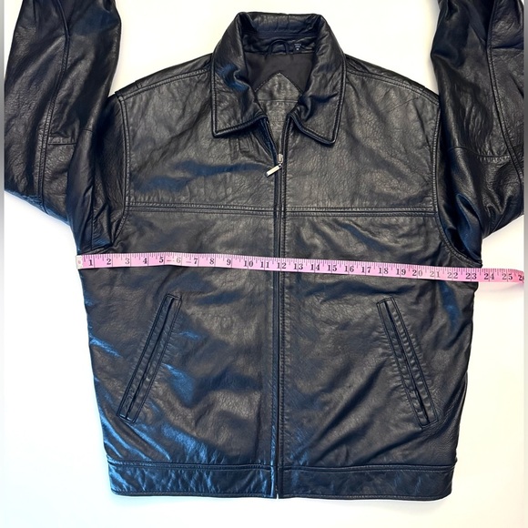 Roundtree & Yorke Men's Genuine Lamb Skin Lined Black Bomber Jacket Size- Medium - Picture 4 of 9